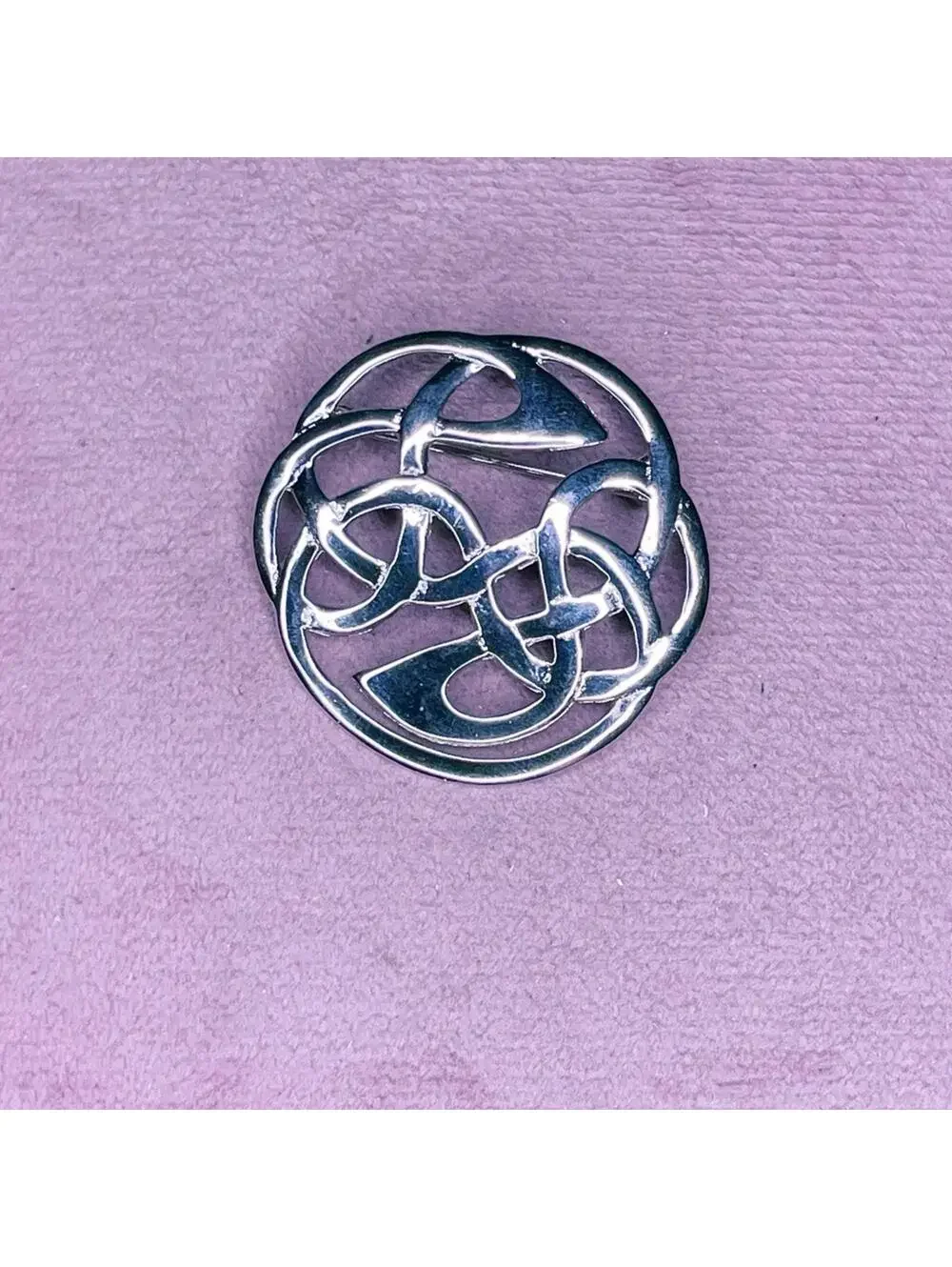 656. Artisan Silvertone Celtic Knot Brooch